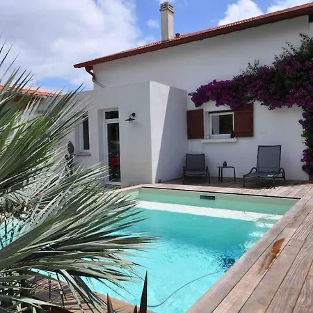 Maison De Charme Au Coeur D'anglet Англе