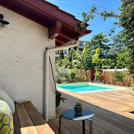 Maison De Charme Au Coeur D'anglet Отель *