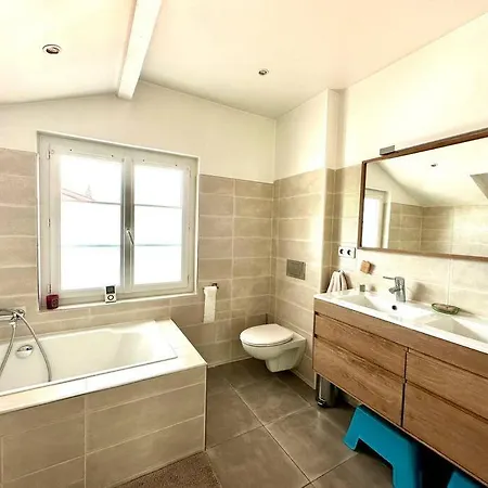 Maison De Charme Au Coeur D'anglet Отель Англе
